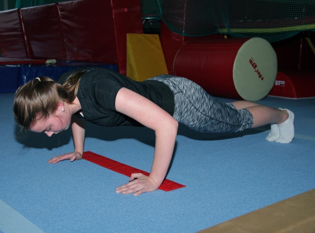 Упражнения для спины из положения упор лежа