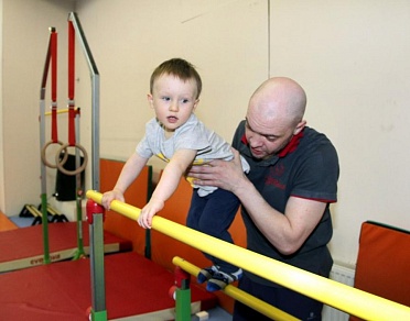 Польза массажа и гимнастики для физического развития малышей