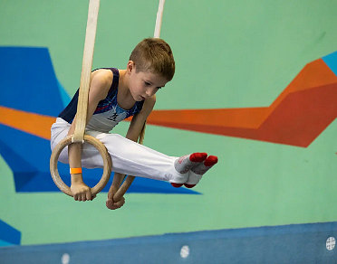 Акробатика или гимнастика, чем отличается акробатика от спортивной гимнастики